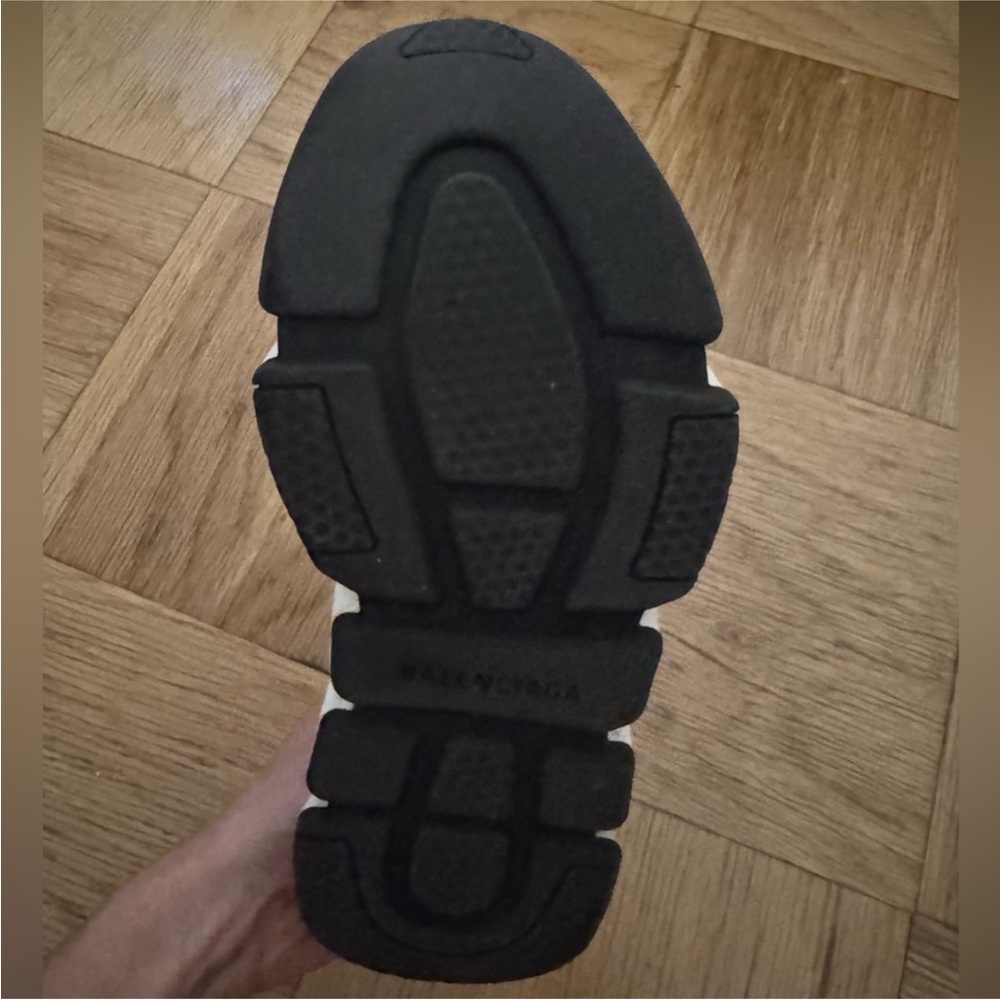 Balenciaga Speed Sneakers - Picture 4 of 5